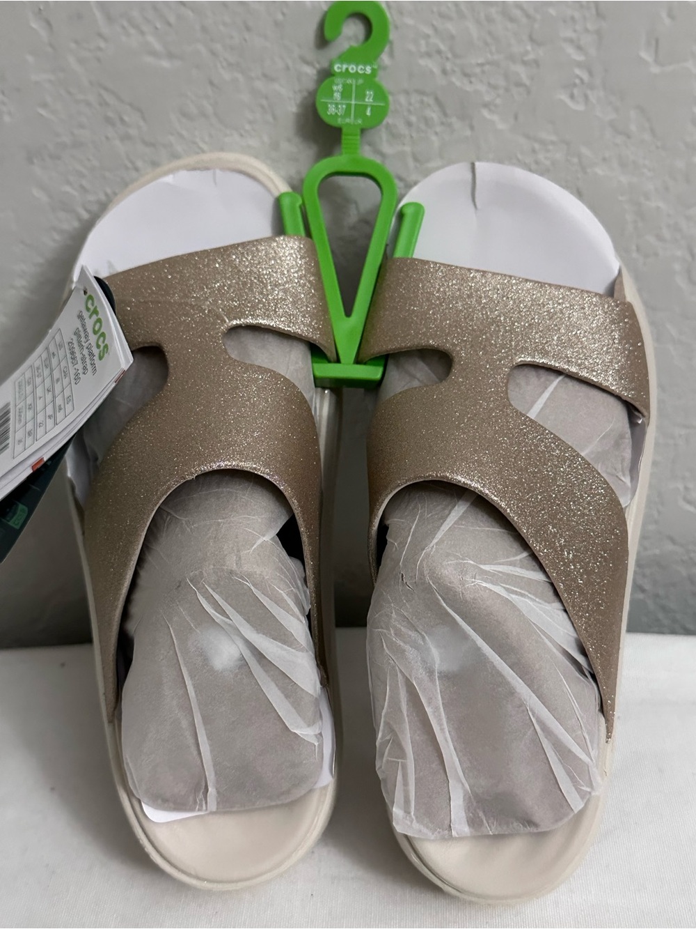Crocs Getaway Platform Gold Glitter H-Strap Sandal NWT Size 6